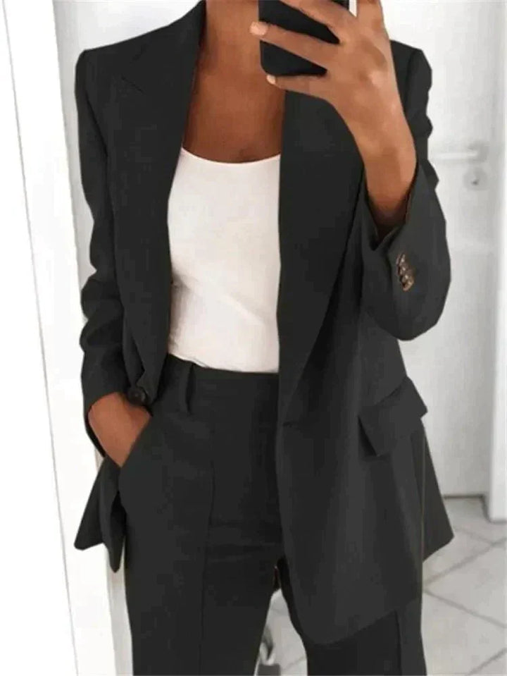Bianca - Conjunto elegante con blazer estructurado y pantalón recto