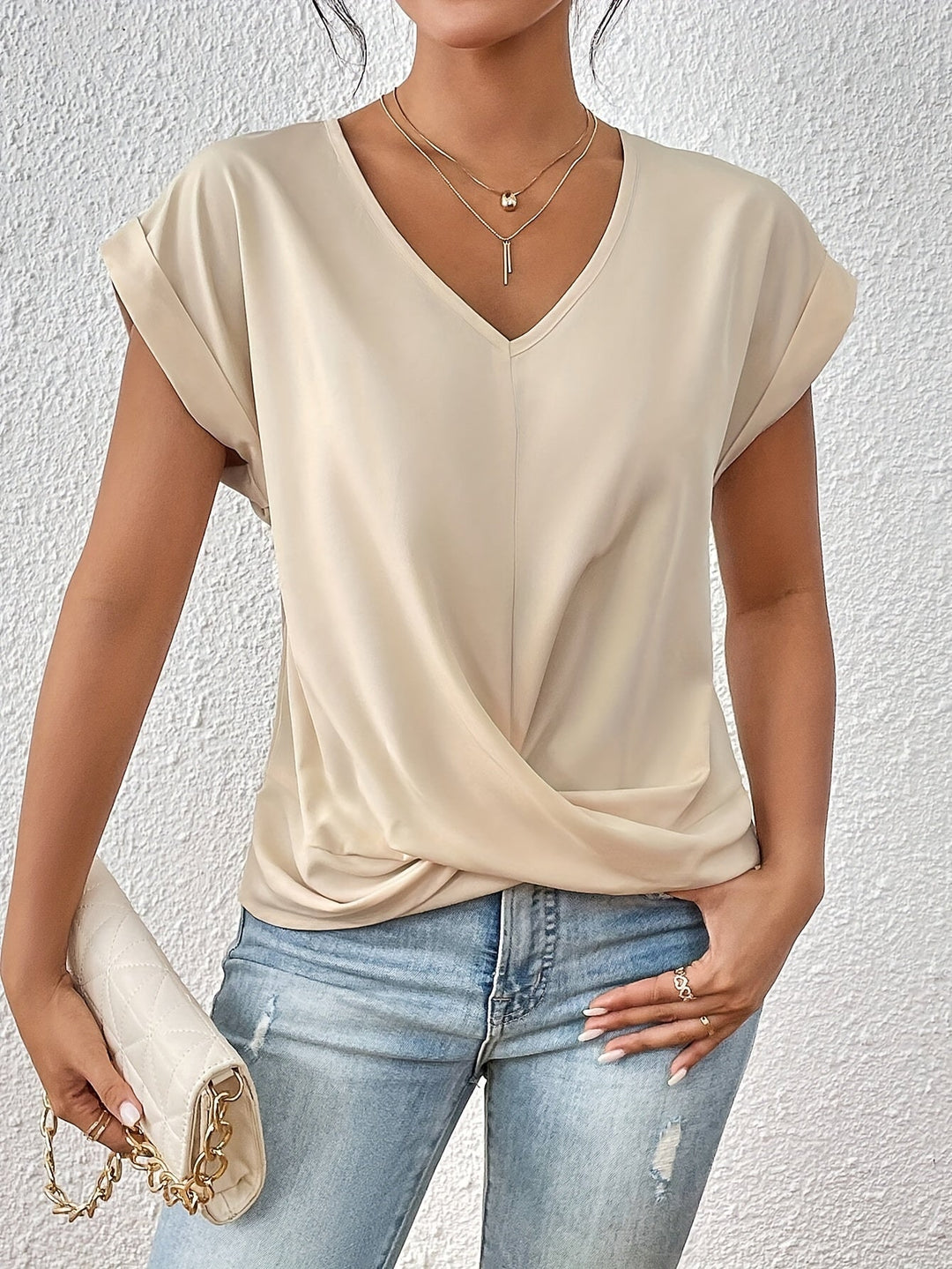 Cleo - Camiseta con escote corazón favorecedora