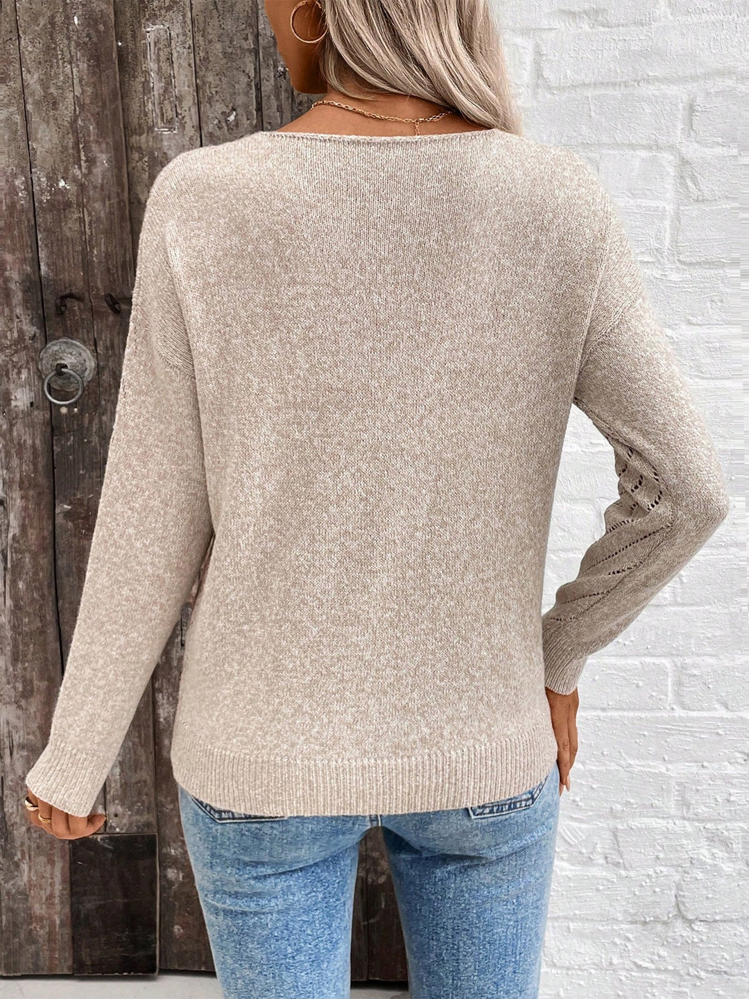 Sofía – Blusa de punto calado ligero con escote en V