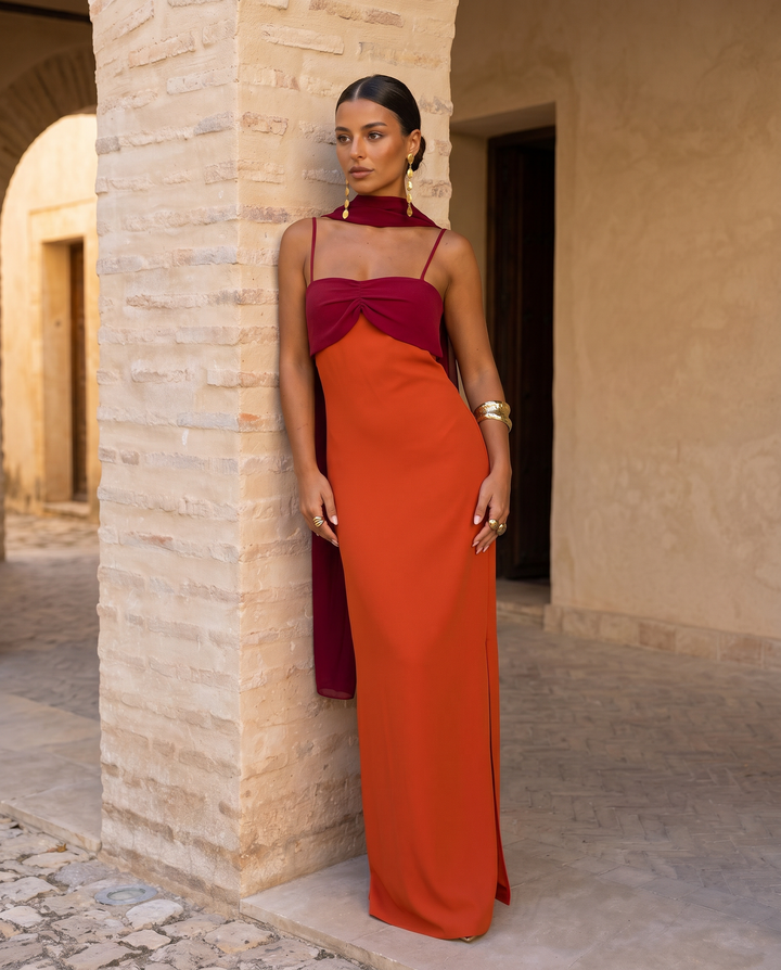 Zahara | Vestido en naranja con escote en rojo ( RESERVA 12-13 JUNIO)